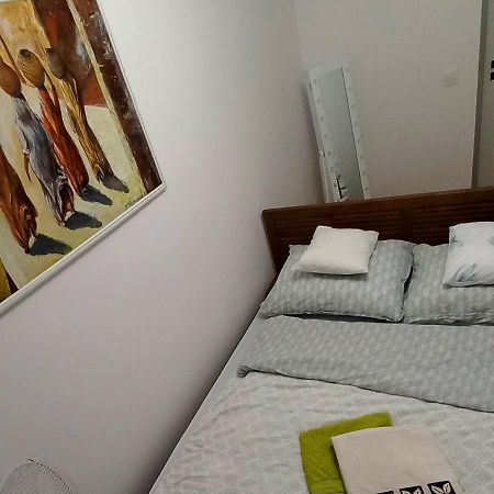 Nice Apartament With Small Tub Warsaw Exterior photo